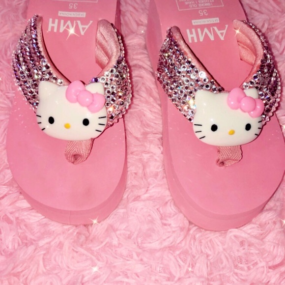 π NEW HELLO KITTY KAWAII PLASTIC WEDGE PLATFORM FLIP FLOP SANDALS RHINESTONES - Picture 6 of 9